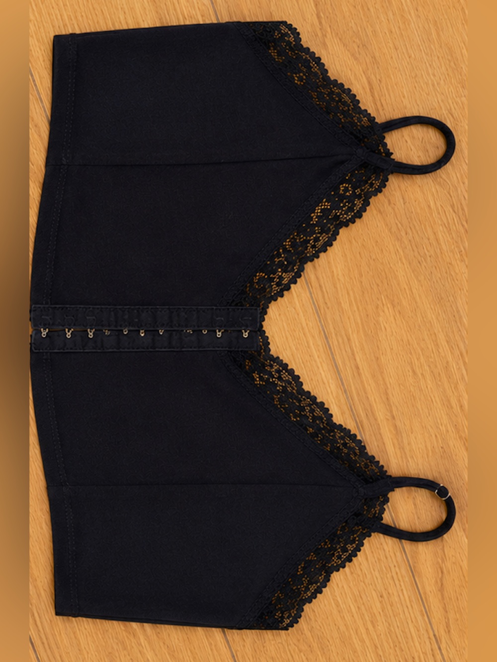 Black Lace Trim Front Hook Cropped Top